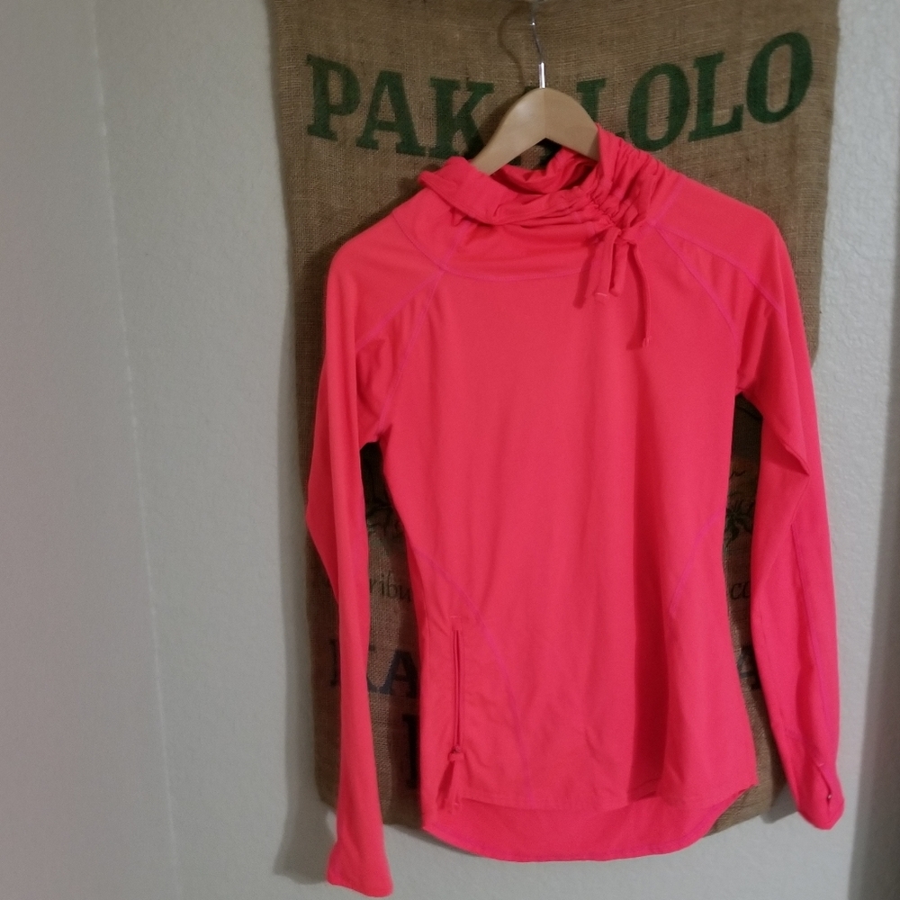 Athleta running top